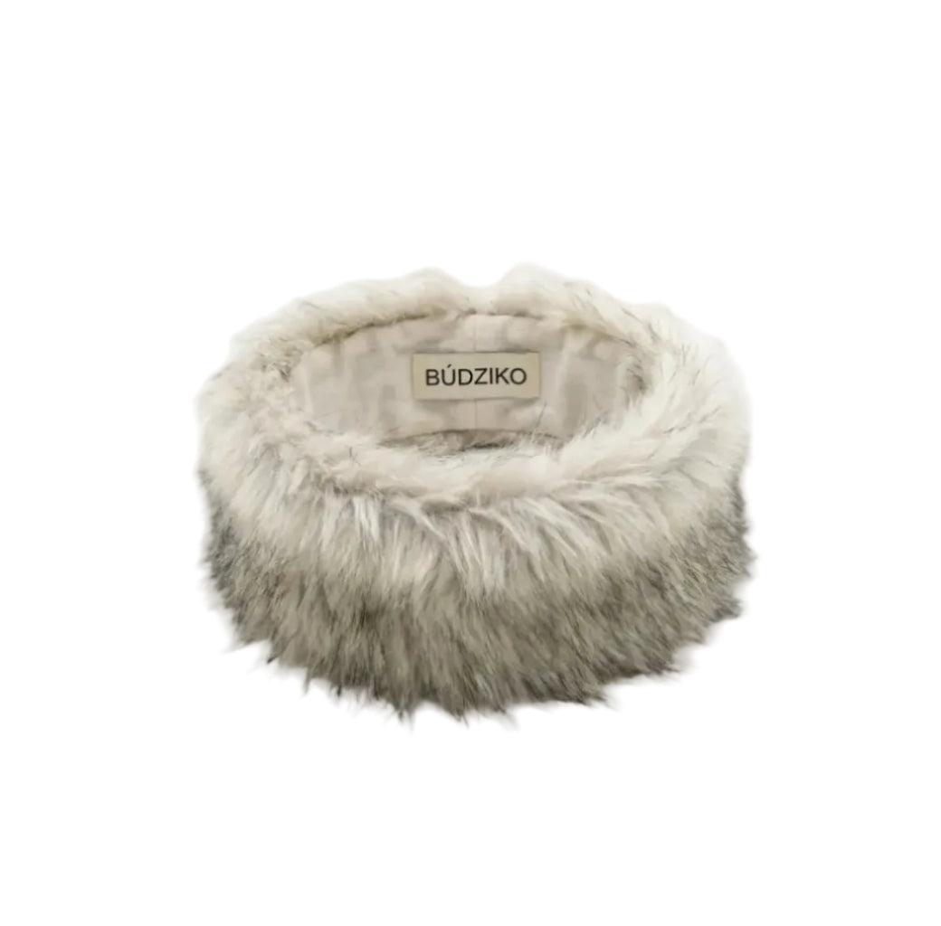Furry headband with 'Büdziko' label on a white background
