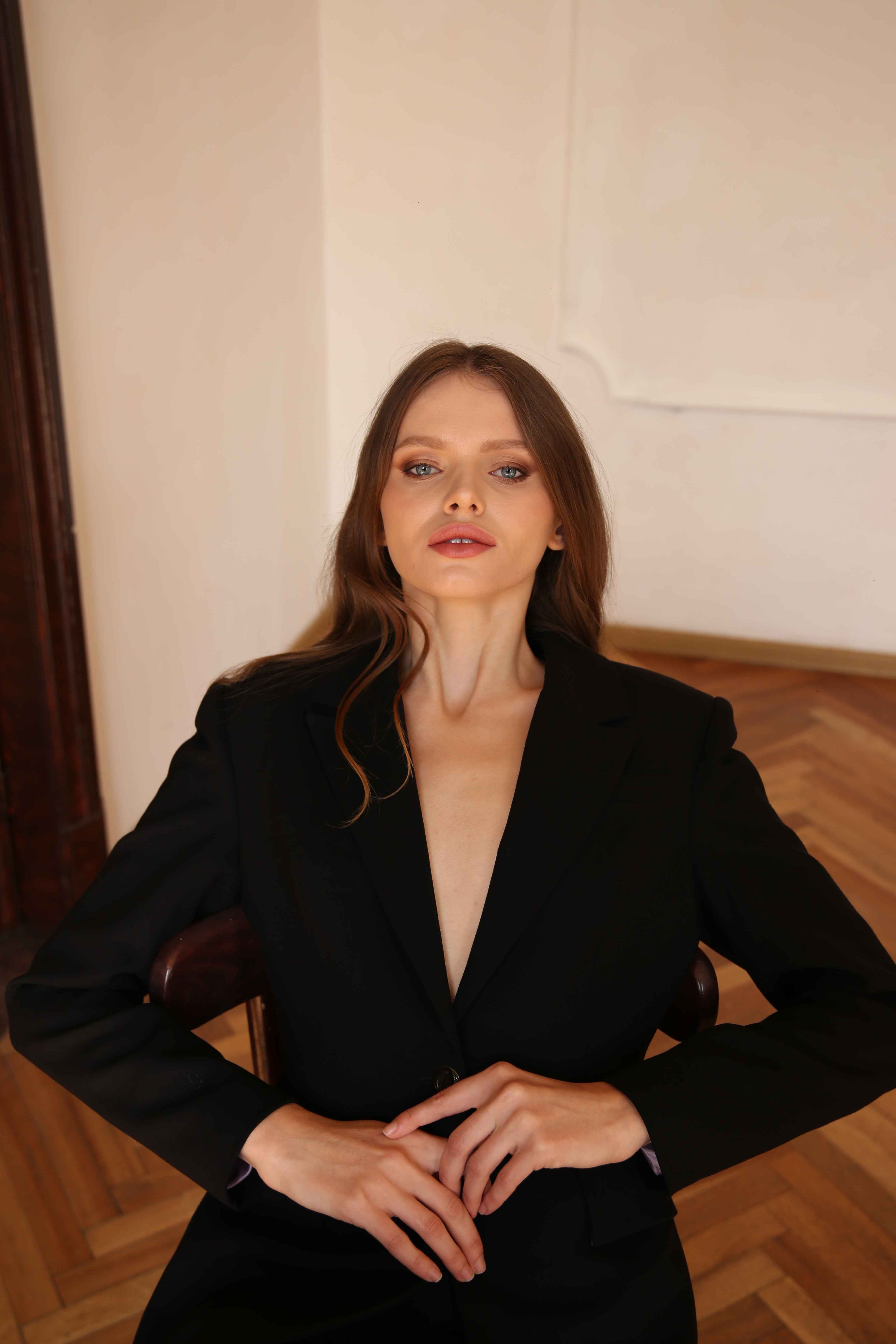 woolen fitted black suit for women