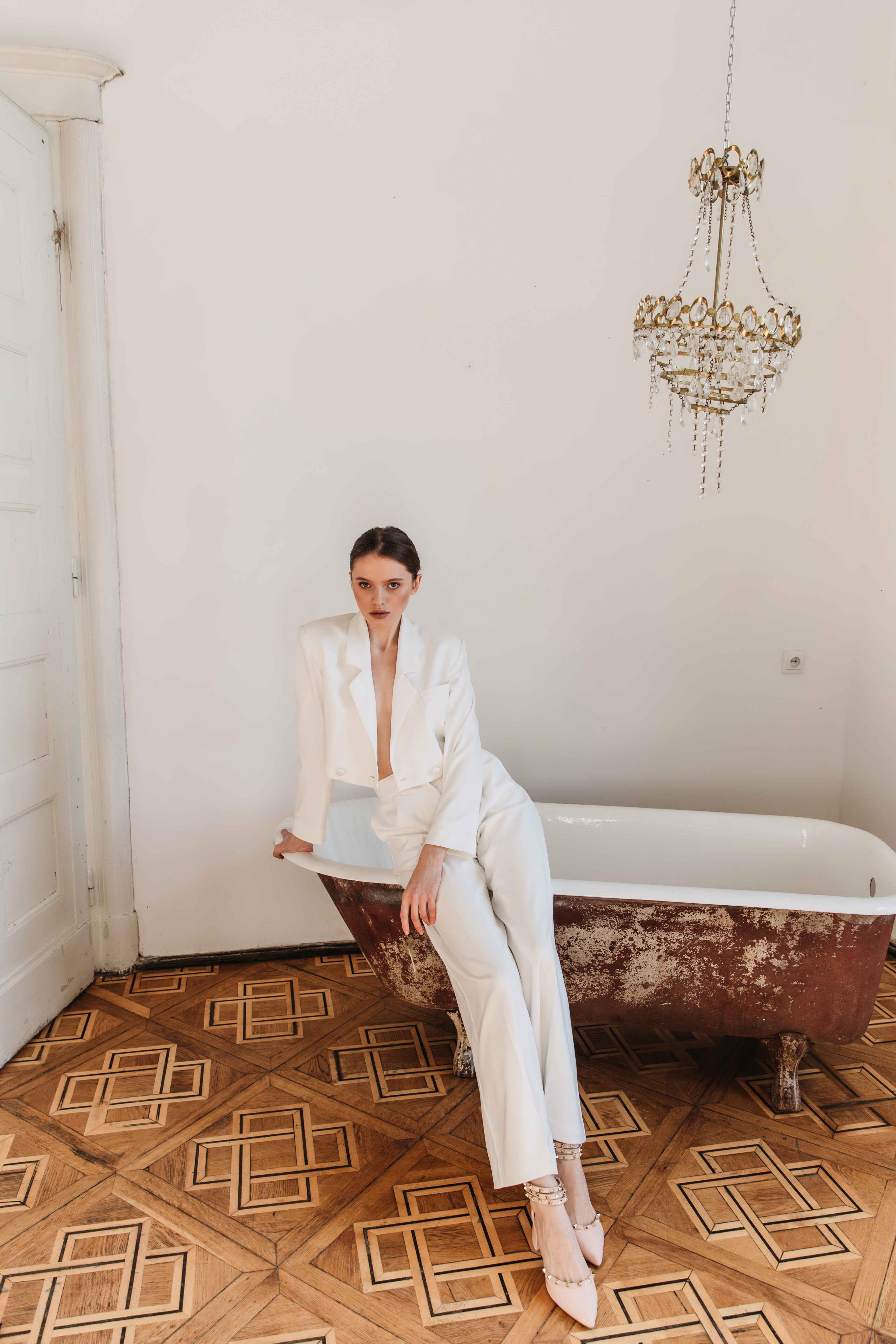 white cropped blazer for women