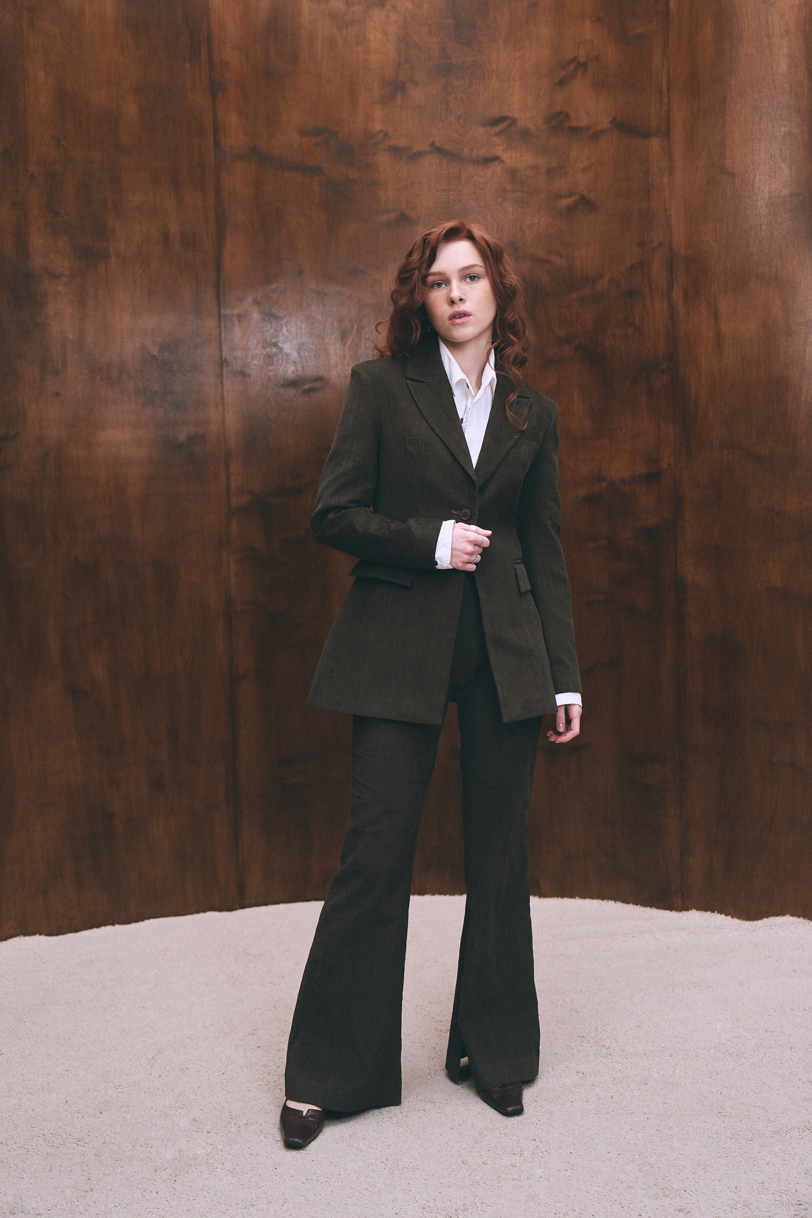 Khaki hourglass velvet blazer for women