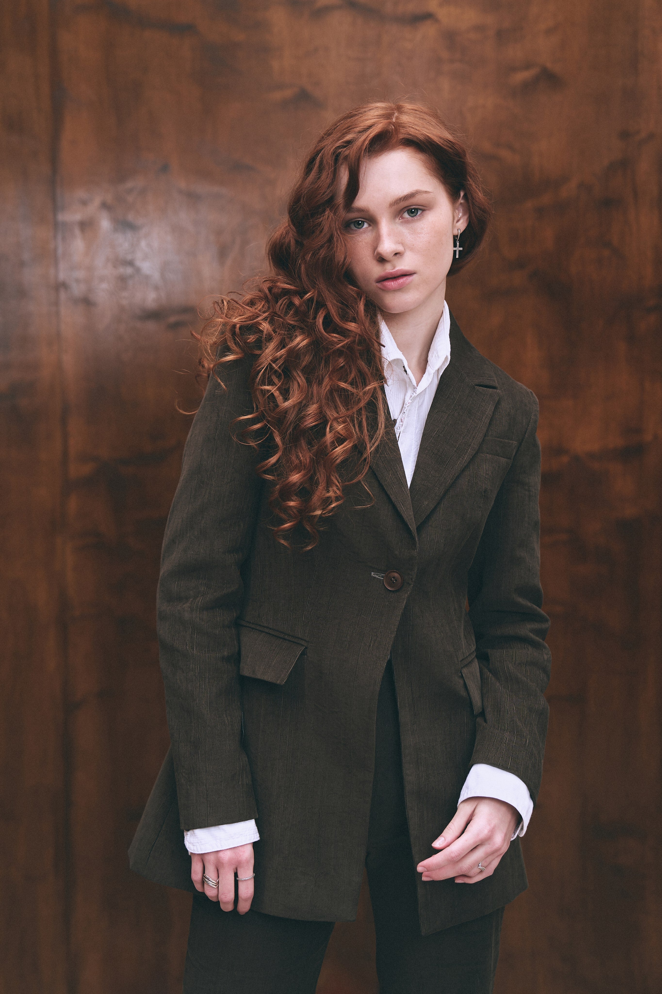Khaki hourglass velvet blazer for women