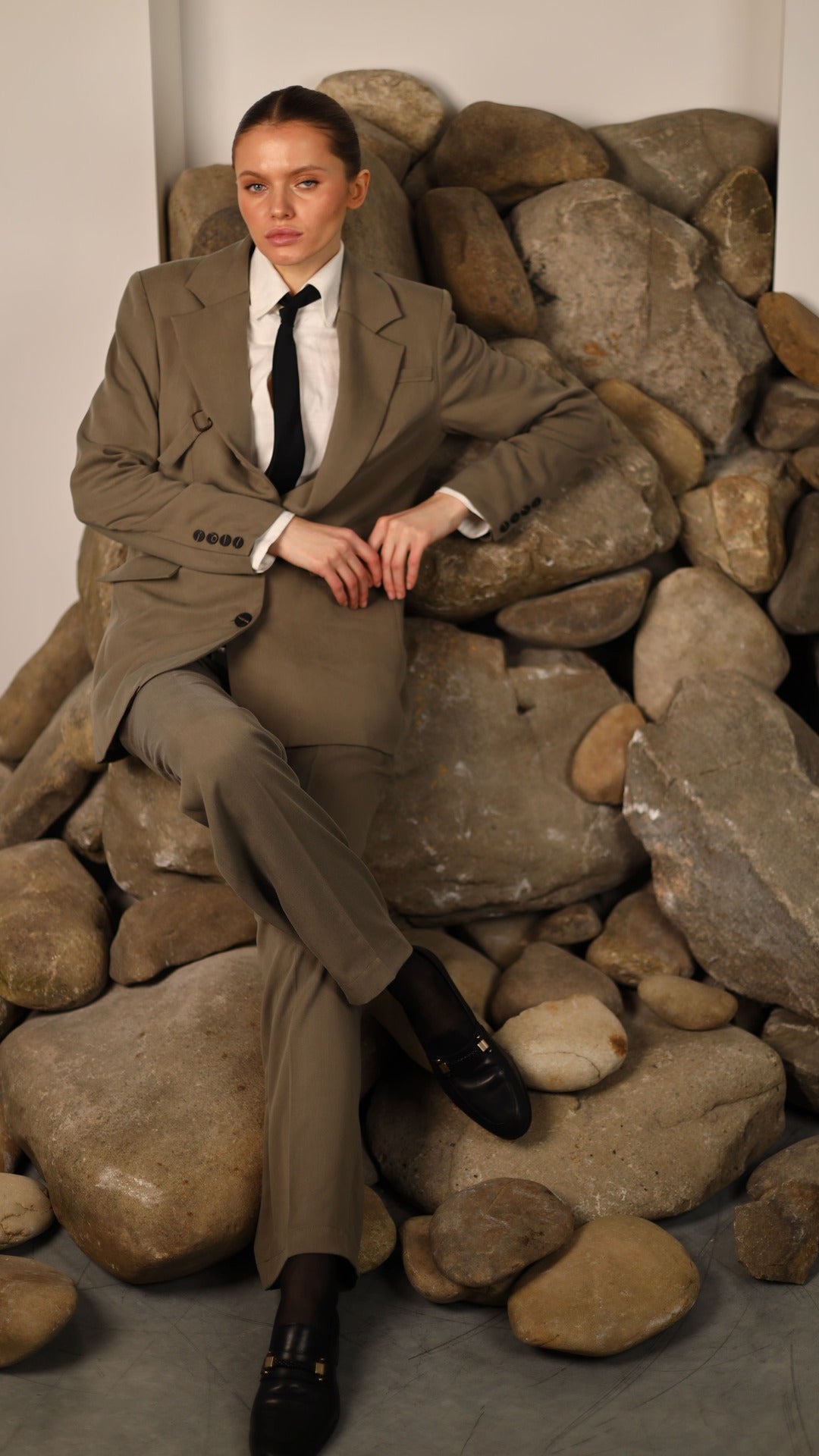 Monica Pleated Suit Pants