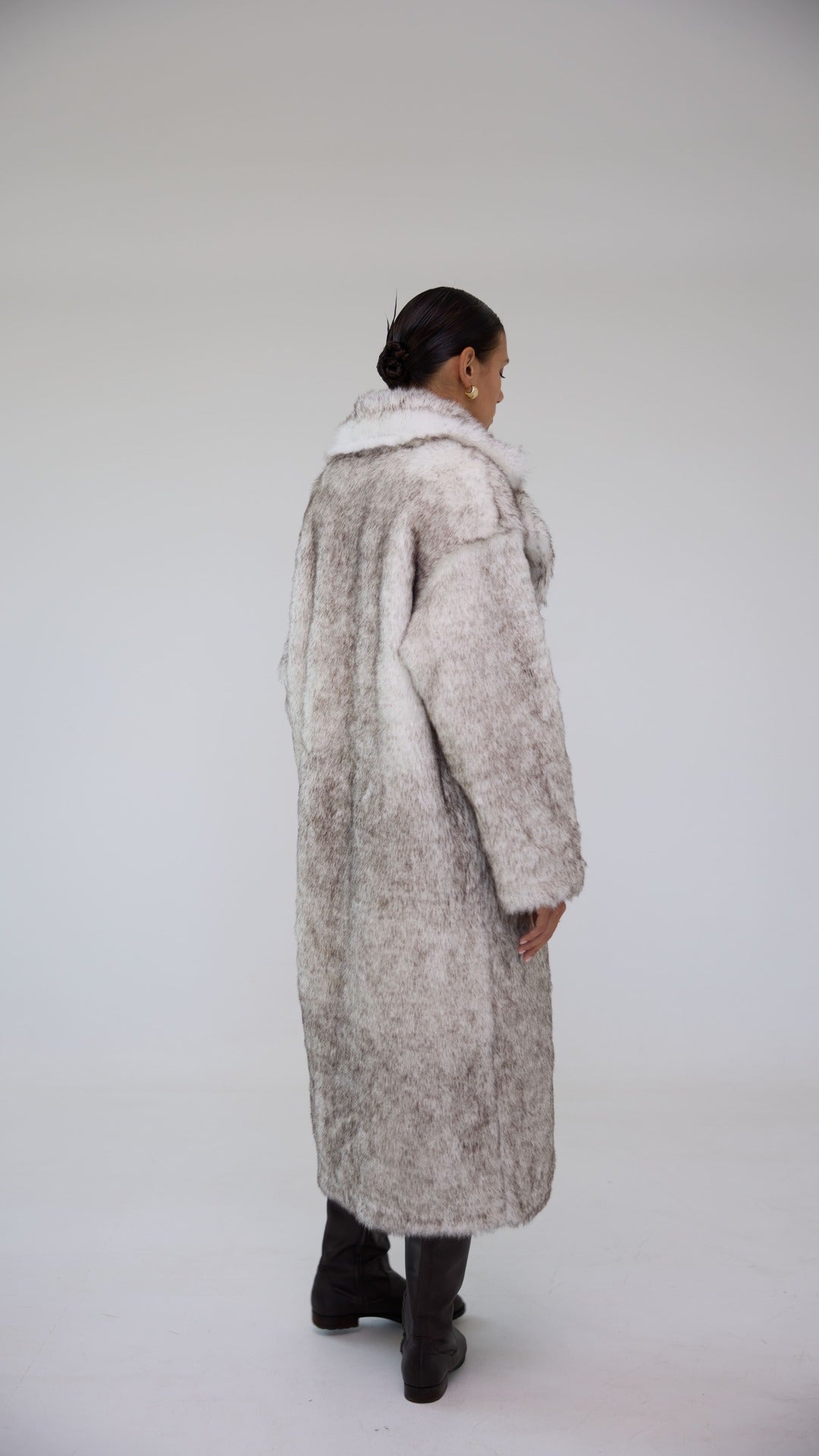 Jacqueline Faux Fur Grey Coat | BÚDZIKO