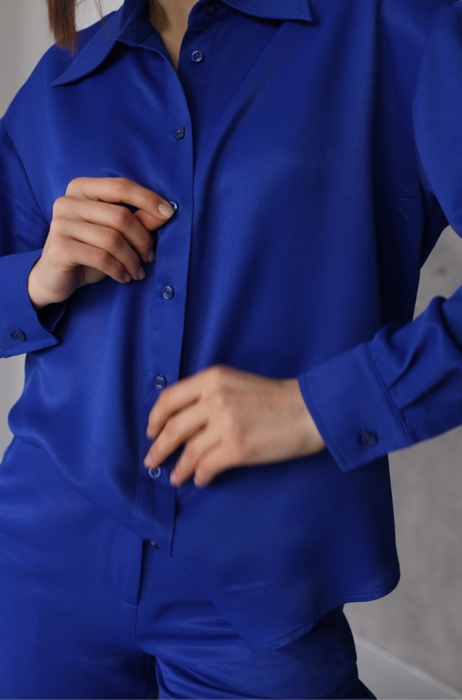 Natural silk navy blue shirt
