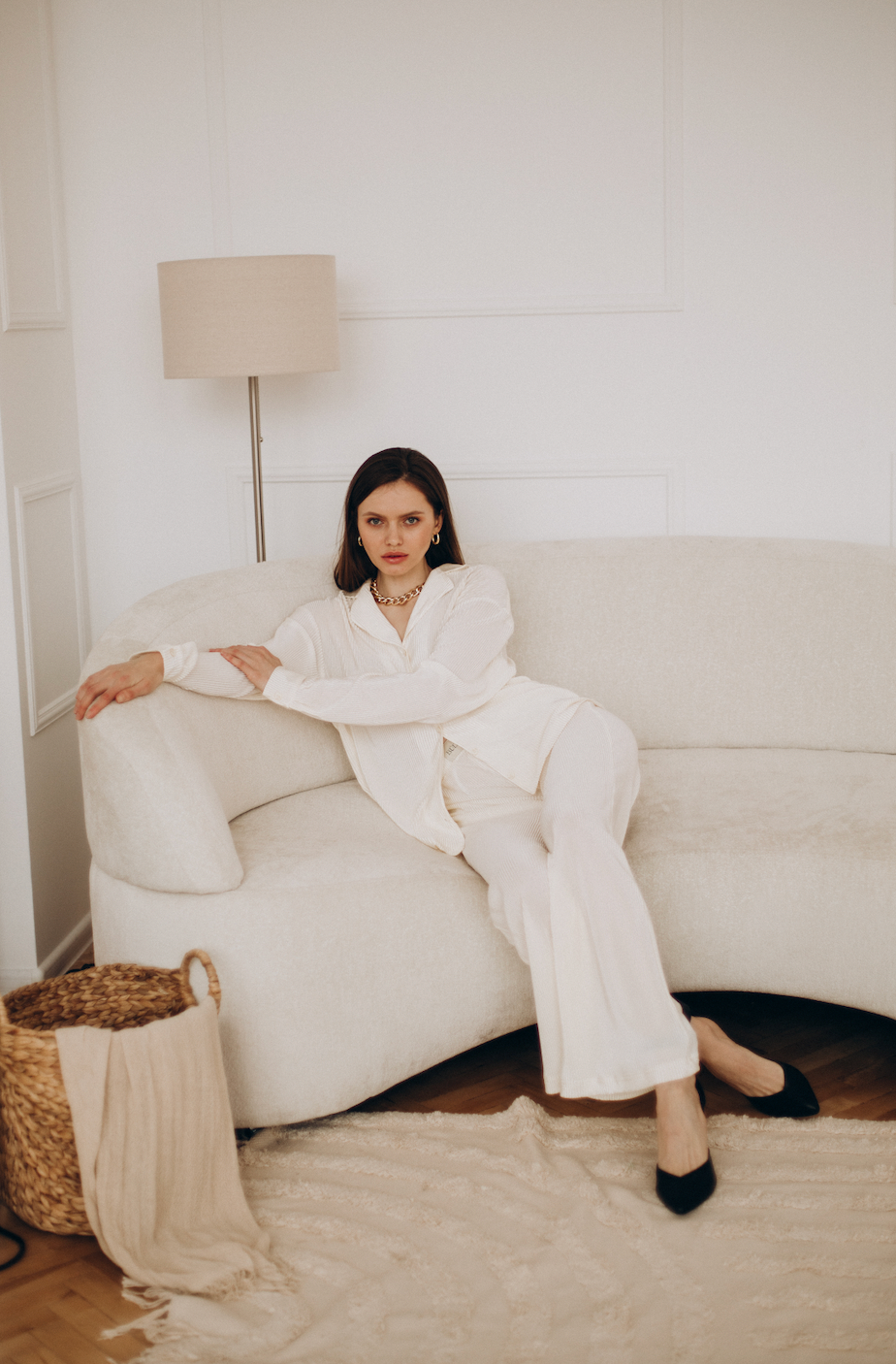 Amelia Black Pleated Trousers — product view 13